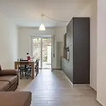 Terrace Flat In Santa Margherita By Wonderful Italy *